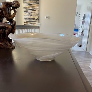 Decorative glass bowl